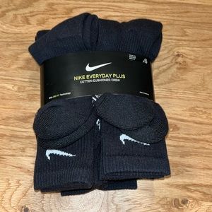 Nike everyday plus socks